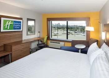 Holiday Inn Express & Suites East Peoria - Riverfront by IHG hotel thumbnail 2