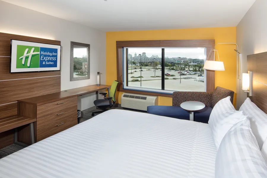 Holiday Inn Express & Suites East Peoria - Riverfront by IHG hotel detail image 2