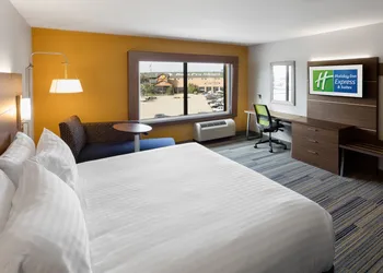 Holiday Inn Express & Suites East Peoria - Riverfront by IHG hotel thumbnail 5