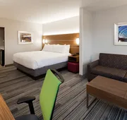 Holiday Inn Express & Suites East Peoria - Riverfront by IHG hotel detail image 7