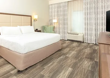 Hampton Inn & Suites Niles/Warren hotel thumbnail 8