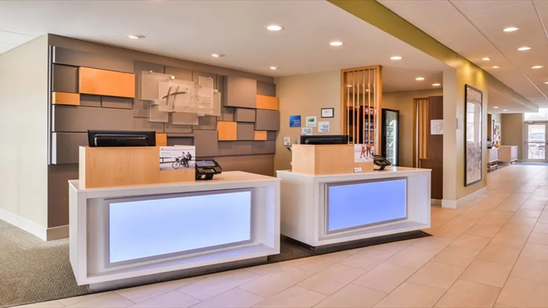 Holiday Inn Express & Suites Parkersburg East by IHG hotel detail image 2