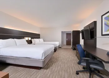Holiday Inn Express & Suites Parkersburg East by IHG hotel thumbnail 8