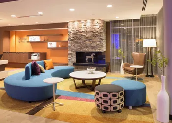 Fairfield Inn & Suites by Marriott Burlington hotel thumbnail 2