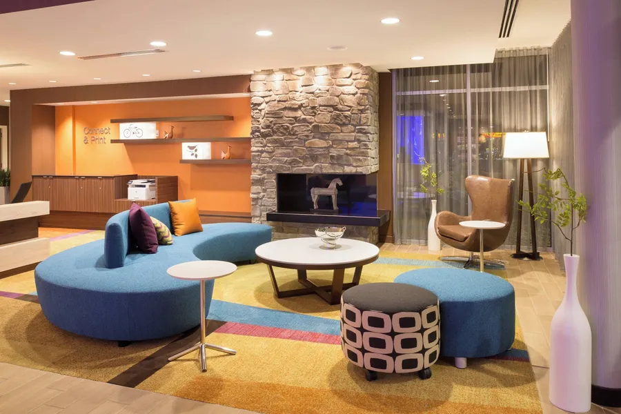 Fairfield Inn & Suites by Marriott Burlington hotel detail image 2