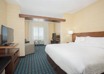 Fairfield Inn & Suites by Marriott Burlington hotel thumbnail 5