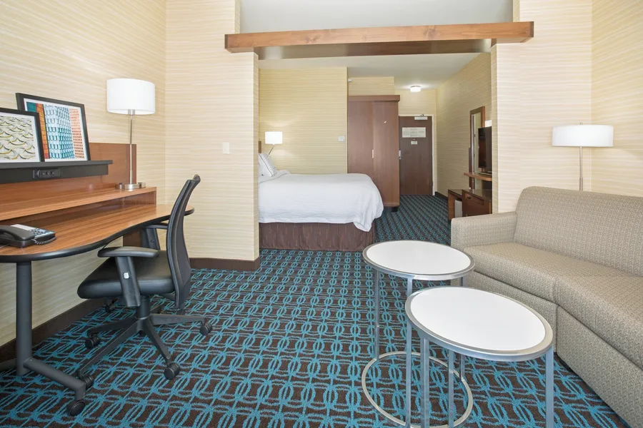 Fairfield Inn & Suites by Marriott Burlington hotel detail image 6