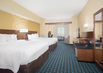 Fairfield Inn & Suites by Marriott Burlington hotel thumbnail 7