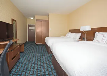 Fairfield Inn & Suites by Marriott Burlington hotel thumbnail 8