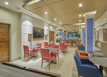Holiday Inn Express & Suites Hermiston Downtown by IHG hotel thumbnail 2