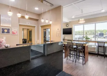 Albertan Inn hotel thumbnail 2