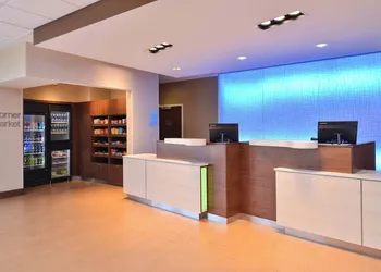 Fairfield Inn & Suites by Marriott Farmington hotel thumbnail 2