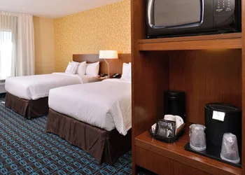 Fairfield Inn & Suites by Marriott Farmington hotel thumbnail 6