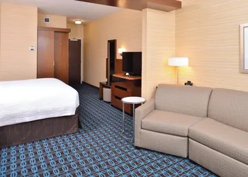 Fairfield Inn & Suites by Marriott Farmington hotel thumbnail 7