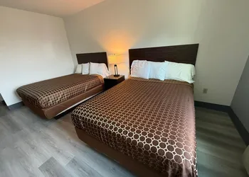 Regency Inn and Suites hotel thumbnail 4