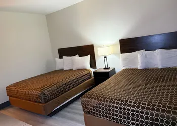 Regency Inn and Suites hotel thumbnail 8