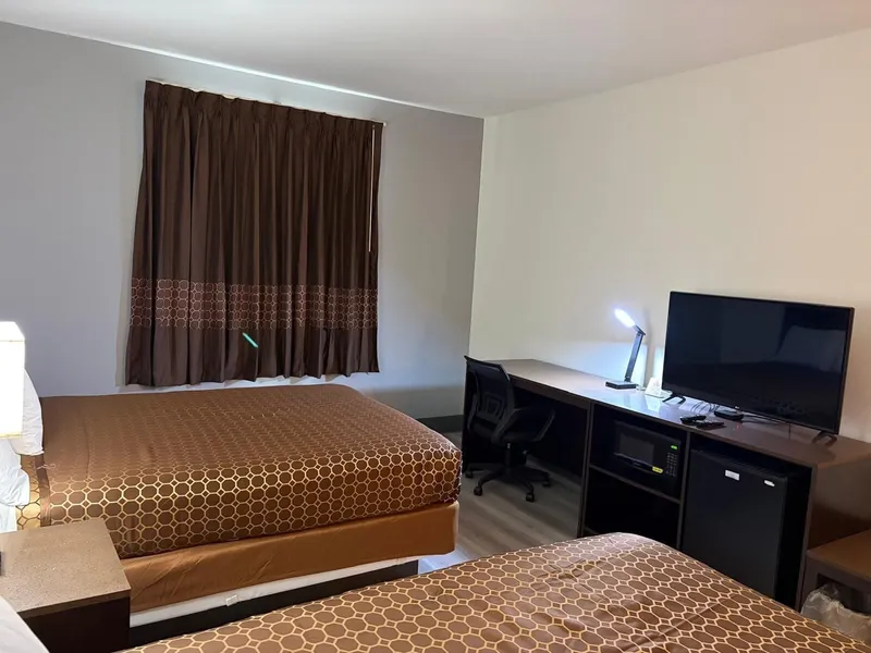Regency Inn and Suites hotel detail image 6