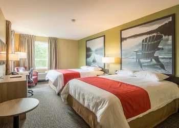 Super 8 by Wyndham Mont Laurier hotel thumbnail 4