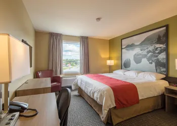 Super 8 by Wyndham Mont Laurier hotel thumbnail 5