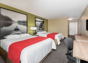 Super 8 by Wyndham Mont Laurier hotel thumbnail 8
