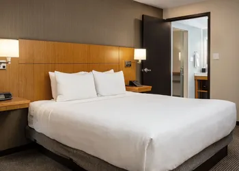 Hyatt Place Edmonton-West hotel thumbnail 3