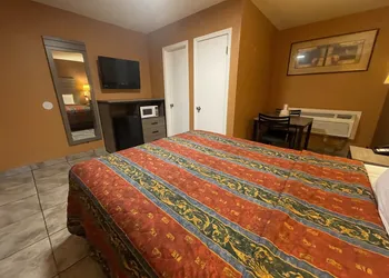 New Corral Motel hotel thumbnail 4
