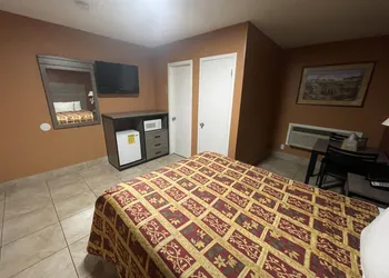 New Corral Motel hotel thumbnail 8