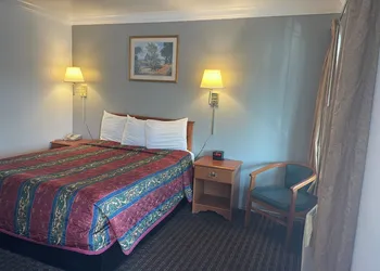 Lark Motel hotel thumbnail 2