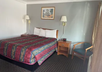 Lark Motel hotel thumbnail 3