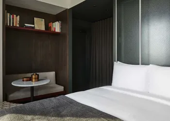 The Robey, Chicago, a Member of Design Hotels hotel thumbnail 8
