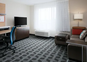 Towneplace Suites Kansas City Airport hotel thumbnail 5