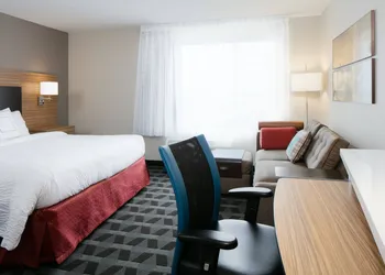 Towneplace Suites Kansas City Airport hotel thumbnail 7