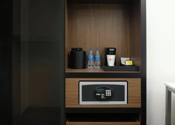 Aloft Wichita hotel thumbnail 5