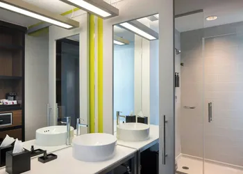 Aloft Wichita hotel thumbnail 7