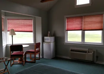 Spruce Lane Lodge and Cottages hotel thumbnail 2