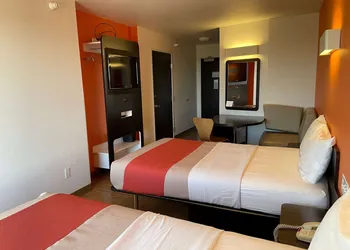 Baymont by Wyndham Williston hotel thumbnail 8