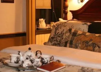 Fallen Tree Farm Bed & Breakfast hotel thumbnail 3