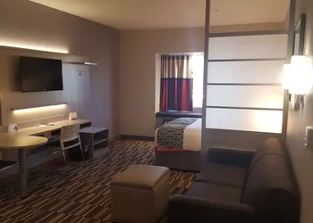 Microtel Inn & Suites By Wyndham Perry hotel thumbnail 5