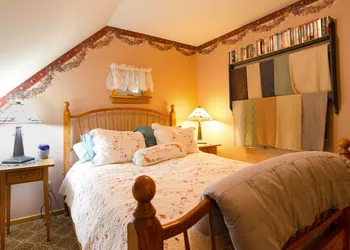 Lily Garden Bed and Breakfast hotel thumbnail 5