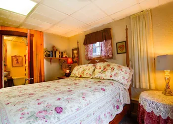 Lily Garden Bed and Breakfast hotel thumbnail 6