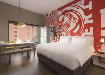 Radisson RED Minneapolis Downtown hotel thumbnail 6