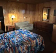 Love Hotels Western Holiday by OYO at Harlan Lake NE hotel detail image 3