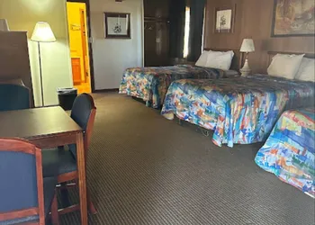 Love Hotels Western Holiday by OYO at Harlan Lake NE hotel thumbnail 7