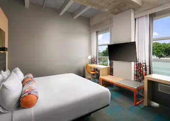Aloft by Marriott Miami Airport hotel thumbnail 4