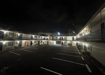 Del Aire Inn LAX hotel thumbnail 2