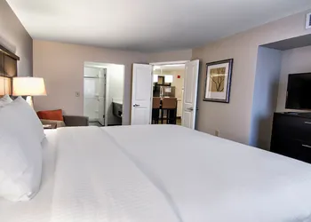 Staybridge Suites Marquette by IHG hotel thumbnail 8