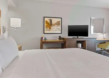 Hampton Inn & Suites Columbus Scioto Downs hotel thumbnail 7