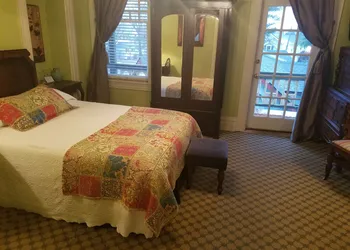 Vandiver Inn hotel thumbnail 3