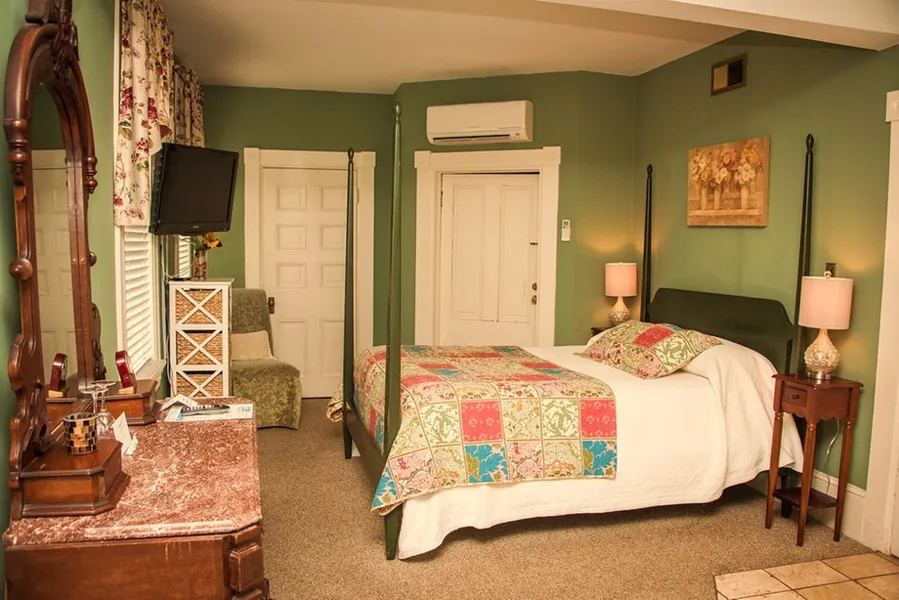 Vandiver Inn hotel detail image 6