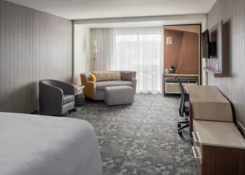 Courtyard by Marriott Schenectady at Mohawk Harbor hotel thumbnail 6